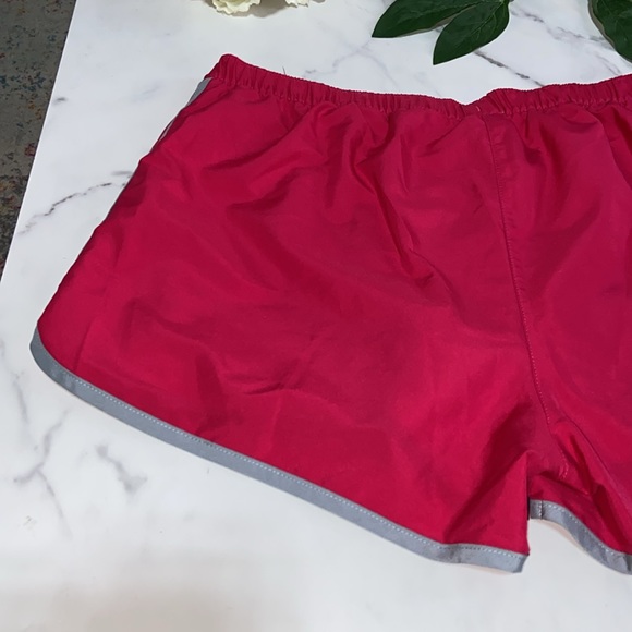 Adidas Women's AKTIV Against Cancer Shorts size Medium - Picture 12 of 16